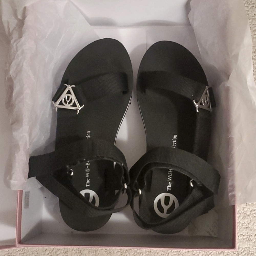 Wishbone sandles